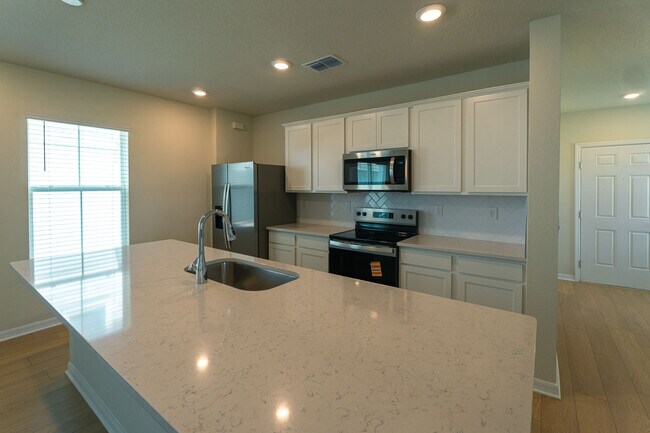 Building Photo - 6526 Tabebuia Pkwy