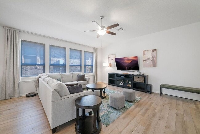 Building Photo - 12927 Maridell Park