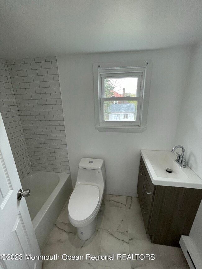 Building Photo - 8a Washington Ave