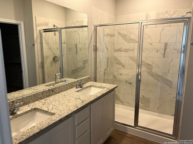 Building Photo - 121 Nespral Dr