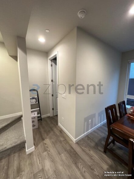 Building Photo - Unit C