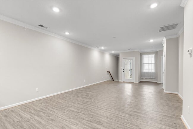 Building Photo - Bright & Beautiful 2BR/ 2BA Condo in Carrollton is NOW available!