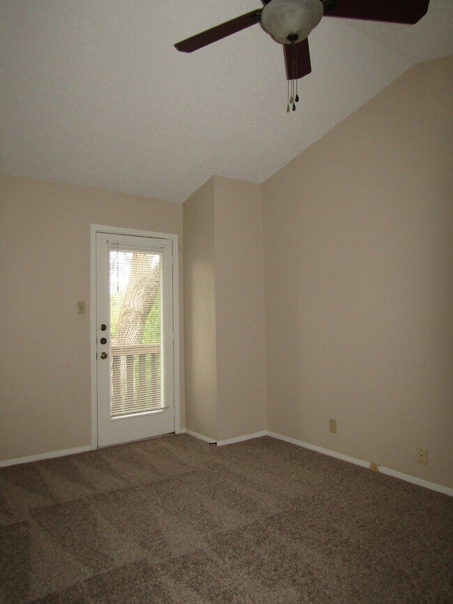 Building Photo - 812 Ramble Ln