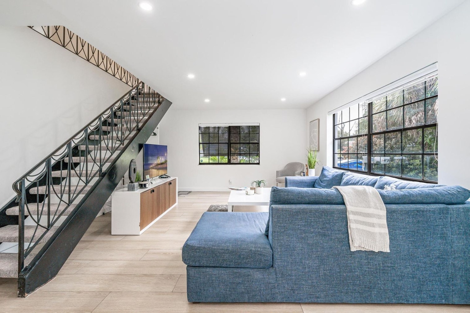 Building Photo - 807-809 Southwest 14th Court-SI FL2-ID1475657P