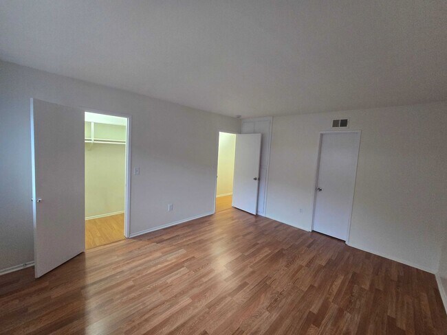 Building Photo - DELTON16572