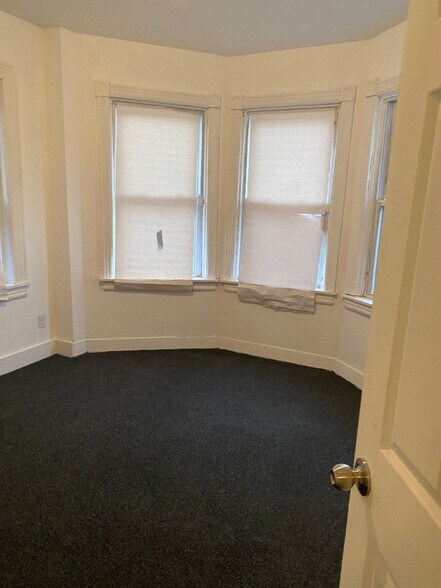 Building Photo - 151 Locust St