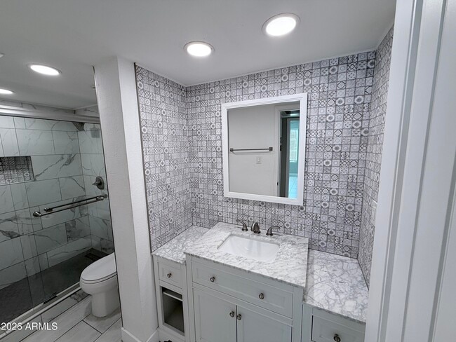 Building Photo - 5995 N 78th St