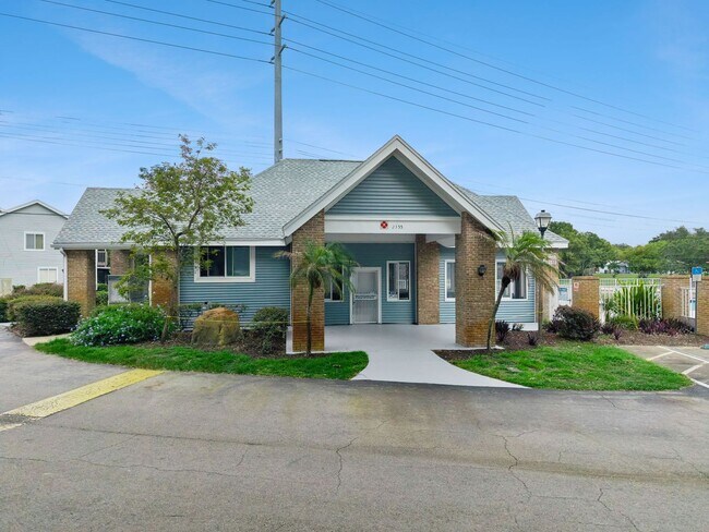 Building Photo - Ground Floor 2 Bed / 2 Bath with New Flooring