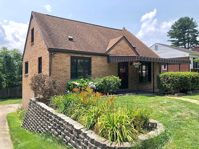 Building Photo - This 3 Bedroom W/ 2 Full Bathroom Home located within walking distance of one of the best high sc...