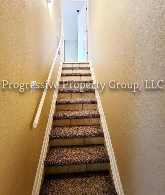 Building Photo - Beautiful 4-Bedroom Gem in the Heart of Br...