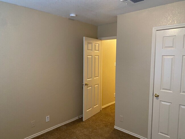 Building Photo - 6914 Hallie Spirit