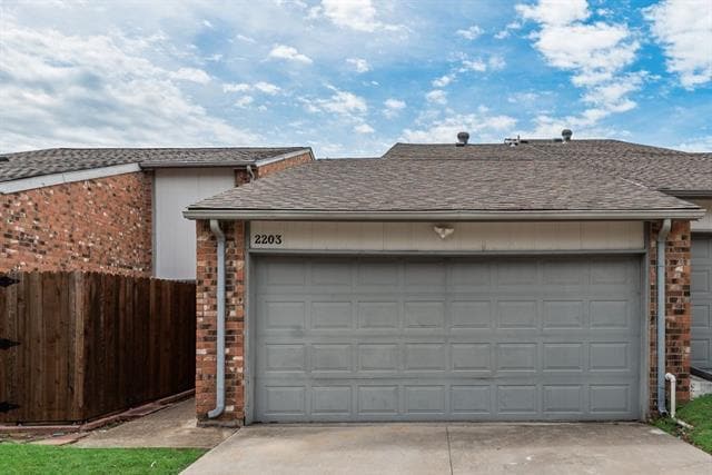 Building Photo - 2203 Salem Dr