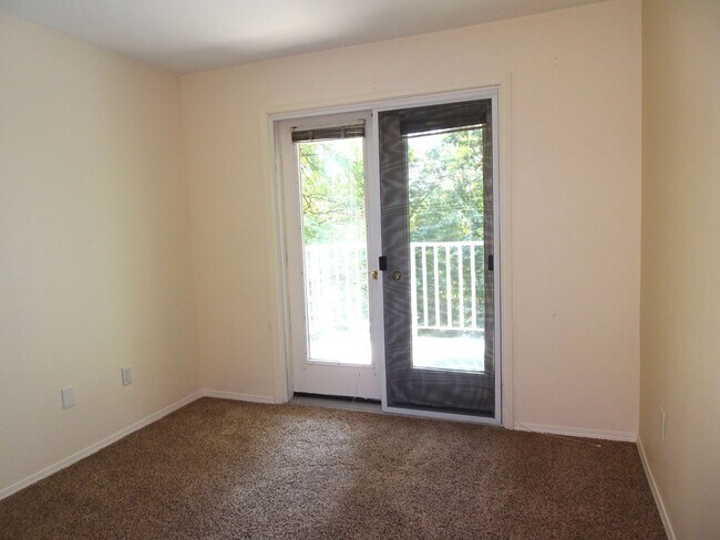 Building Photo - Modern 2-Bedroom Condo in Bellevue’s Merce...