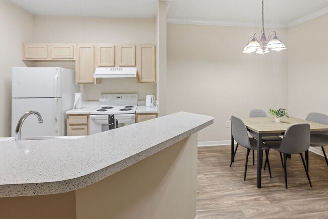 Building Photo - 1701 Wildwood Crossings Dr