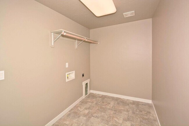 Building Photo - Single Level 3 Bedroom 3 Bathroom Home in South Meridian