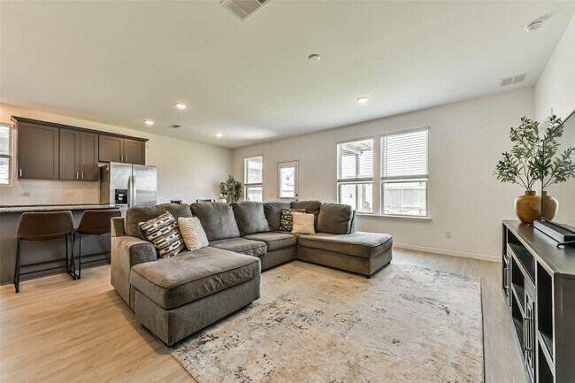 Building Photo - 339 Friesian Ct