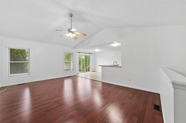 Building Photo - 287 Kerstyn Dr