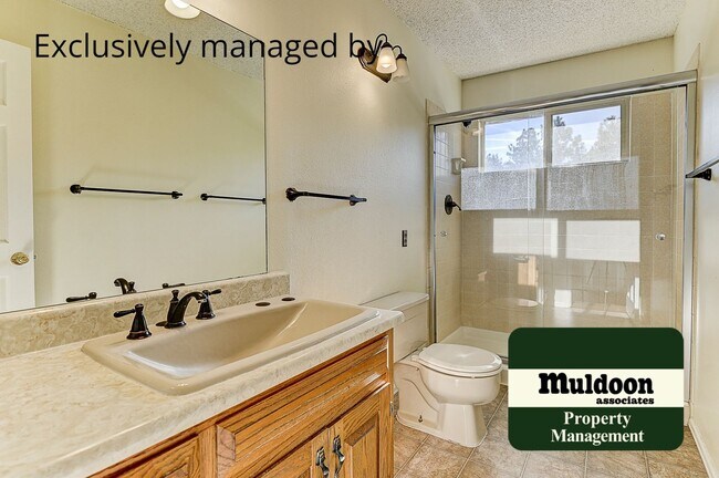 Building Photo - Stunning Black Forest Home!