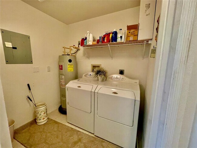 Building Photo - 5800 Sabal Trace Dr