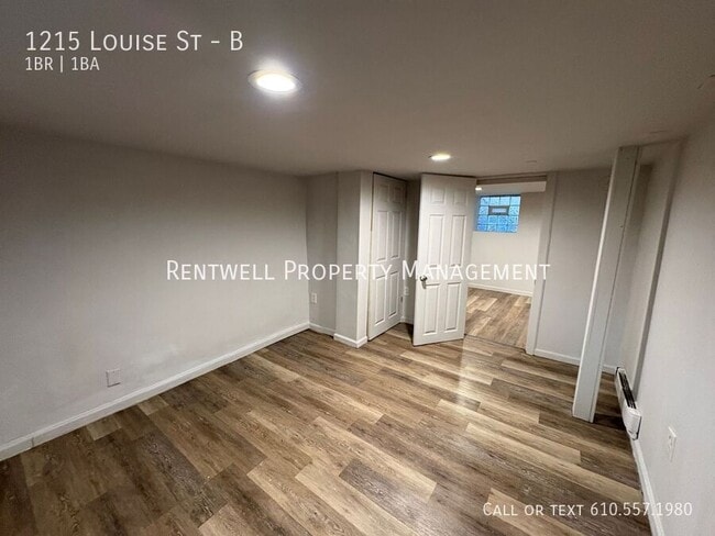 Building Photo - 1215 Louise St