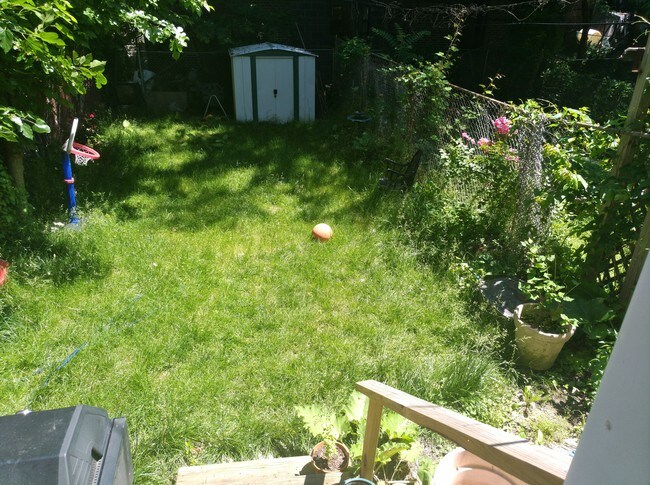 backyard ready for a garden - 5008 Beaumont Ave