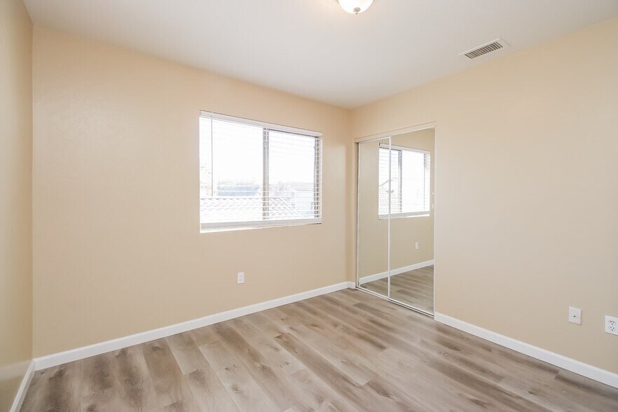 Building Photo - 2024 E Appaloosa Rd