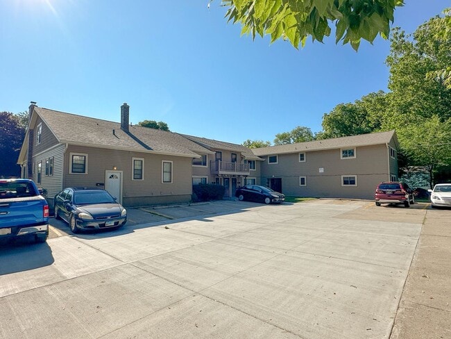 Interior Photo - 121 Howard