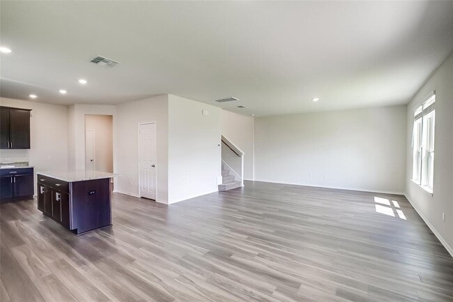 Building Photo - 31 Pacific Loon St