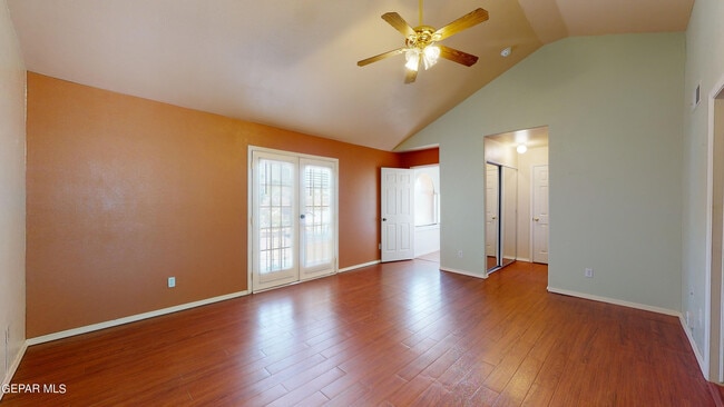 Building Photo - 6256 Escondido Dr