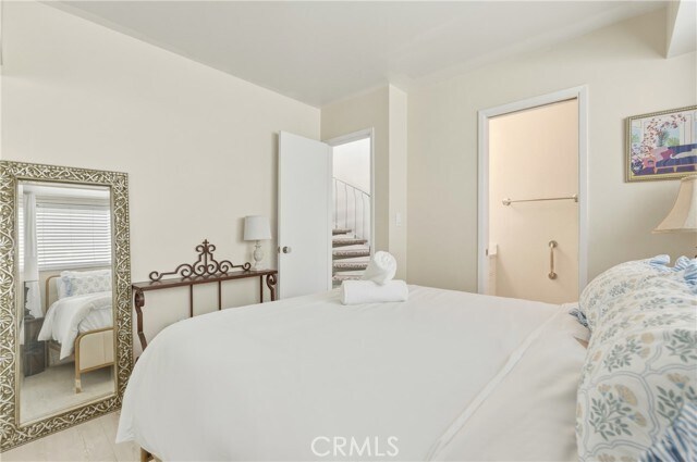 Building Photo - 883 Katella St