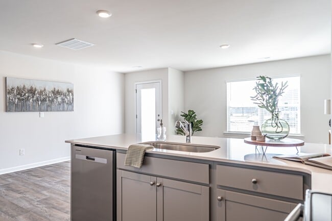 Building Photo - 205 1st St