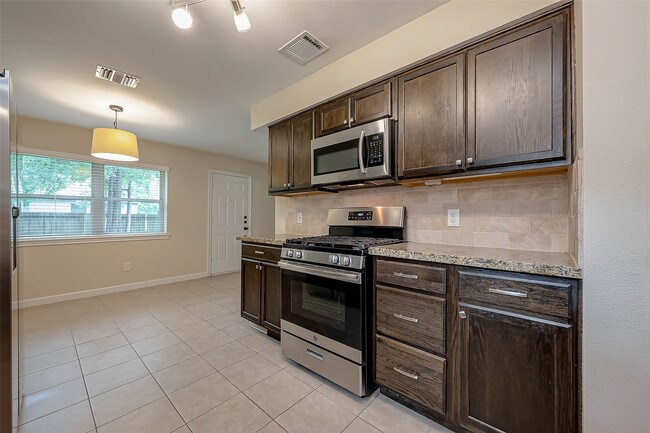 Building Photo - 25907 Glen Loch Dr