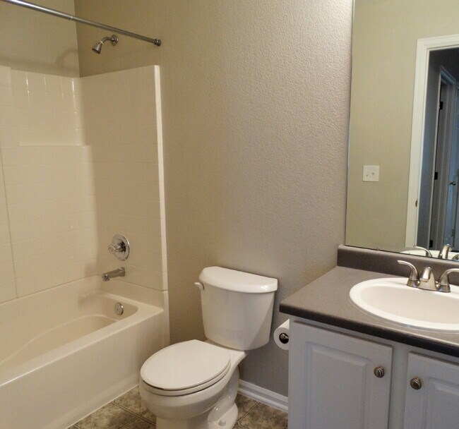 Building Photo - Fantastic Updated 3 Bed 2 Bath 2 Car Garage Duplex at Saddle Rock Ridge in Cherry Creek Schools!!