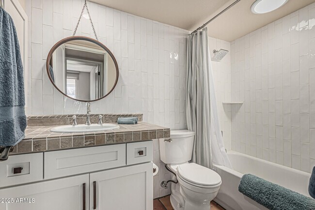 Building Photo - 18718 E Rio Ln