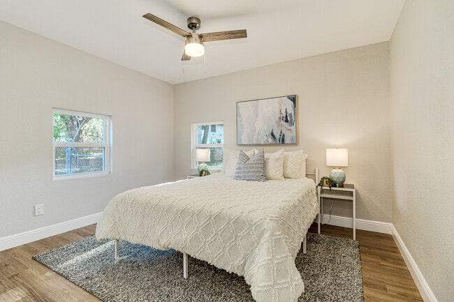 Building Photo - 516 Mabel Ave