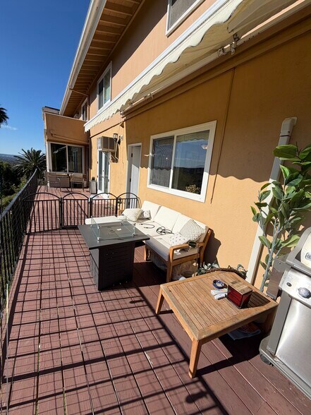 Building Photo - 10352 Cowan Heights Dr