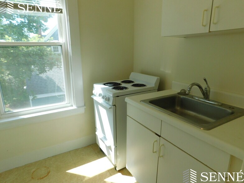 Building Photo - 19 Garfield St