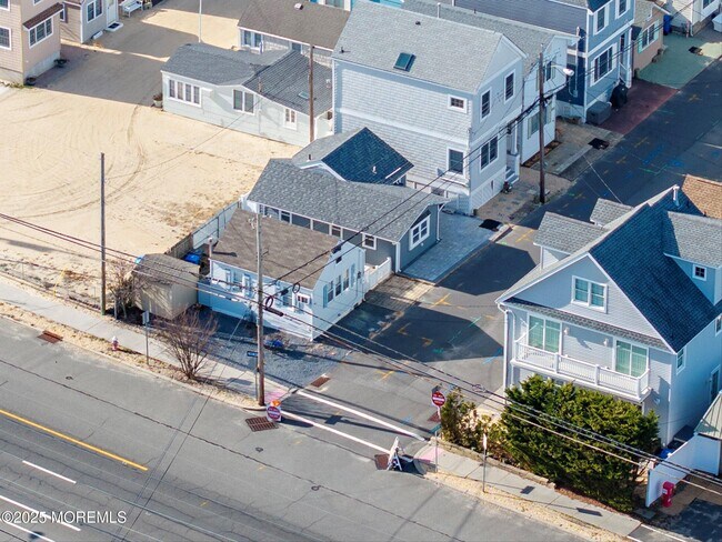 Building Photo - 12 W Rutherford Ln