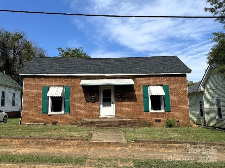 Building Photo - 526 E Fisher St