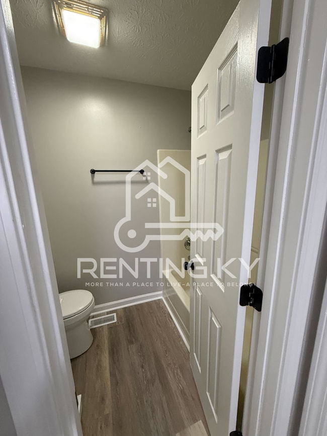 Building Photo - Newly Renovated 3-Bed, 2-Bath House!