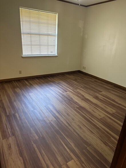 Building Photo - 117 Reservation Dr