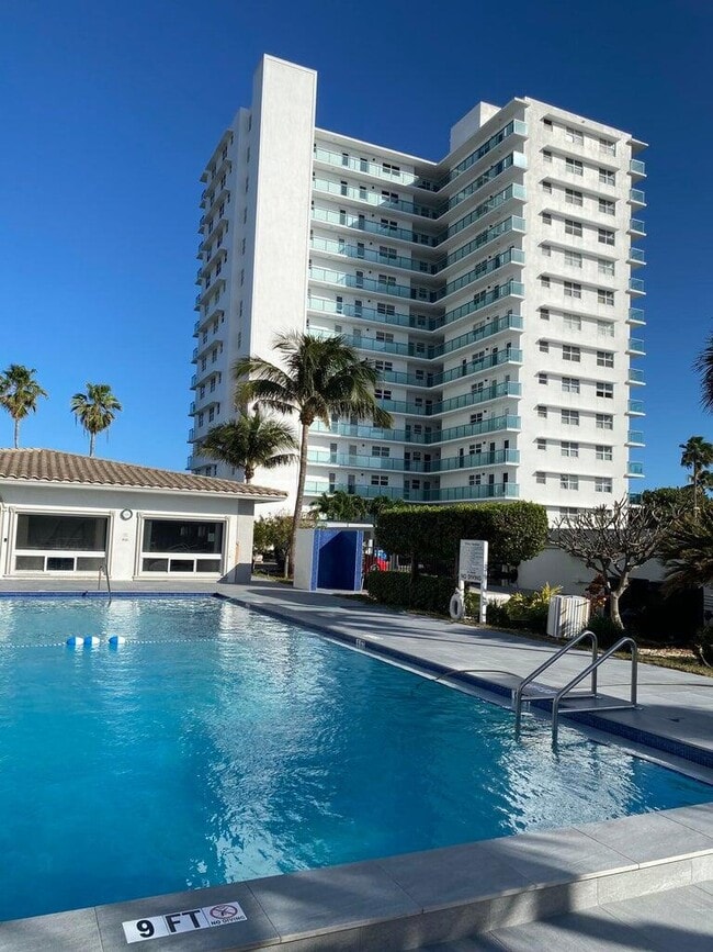 Building Photo - 1610 N Ocean Blvd