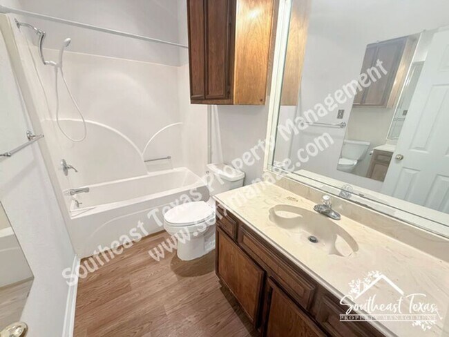 Building Photo - 30 Stephens Ln