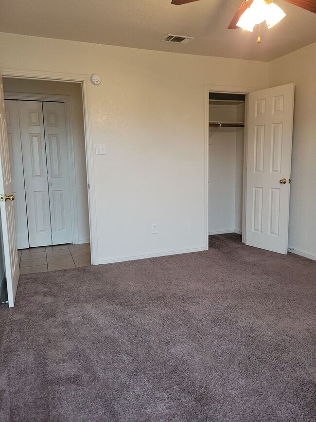 Building Photo - 1507 Nicholas Cir