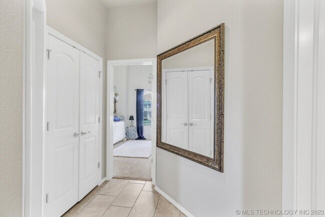 Building Photo - Beautiful 4 Bed 2 Bath Home with 2 car gar...
