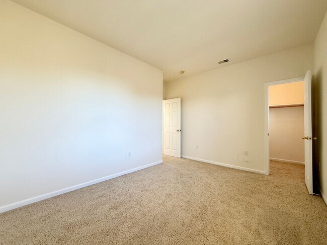 Building Photo - Renovated Coastal Home with NEW Kitchen and a Spacious Layout