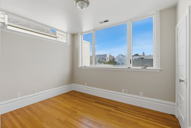 Building Photo - San Francisco Charm with Modern Upgrades