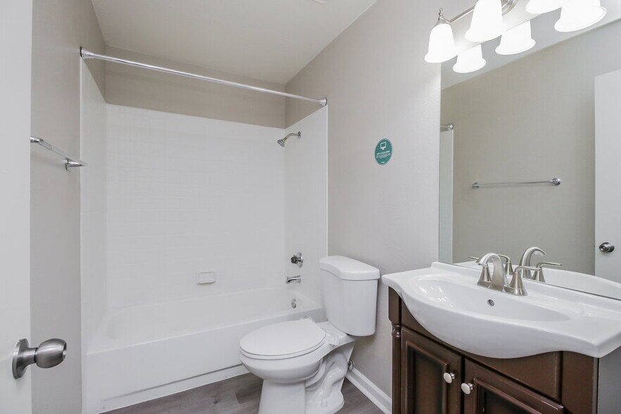 Building Photo - 5330 E Fairfield St