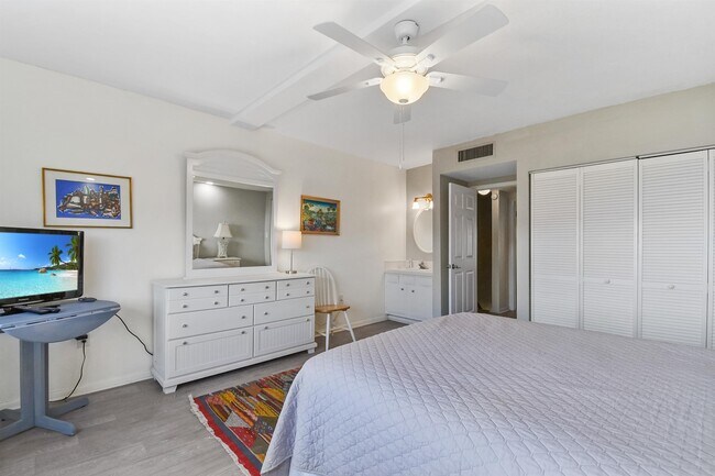 Building Photo - 5930-5A1a A1A S