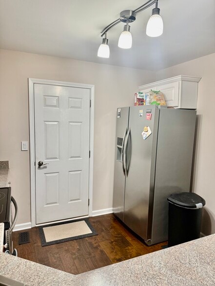 Building Photo - 3089 Wavecrest Way